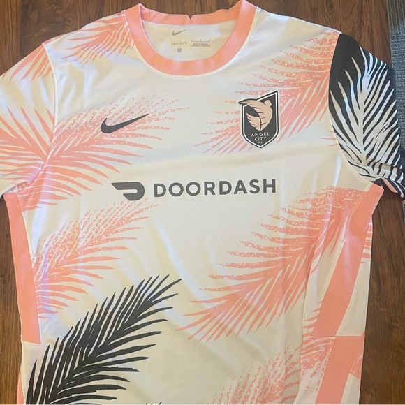 Angel City FC Men’s jersey - Picture 2 of 5